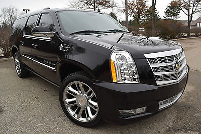 2012 Cadillac Escalade AWD PLATINUM-EDITION(TOP OF LINE) Sport Utility 2012 Cadillac Escalade EXT Sport Utility 6.2L/AWD/DVD/TOW/Leather/Xenon/Sunroof