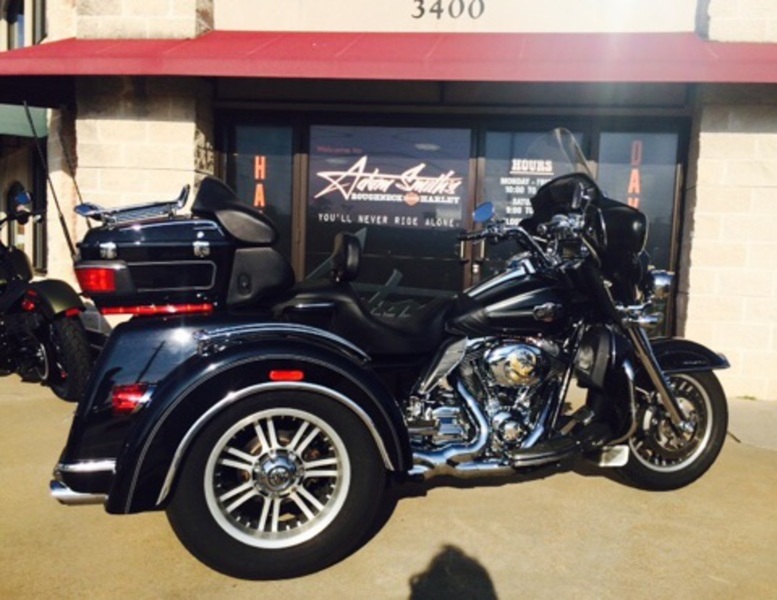 2011 Harley-Davidson FLHTCUTG - Tri Glide Ultra Classic