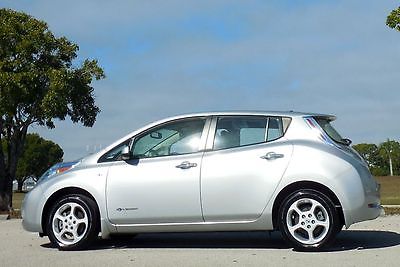 2012 Nissan Leaf NC/FL Owned SL~NEW TIRES~NAVIGATION~WHEELS~L@@K!! ALL ELECTRIC HATCHBACK~NICE AS THEY COME~NO GAS EVER~70 MILE RANGE!!
