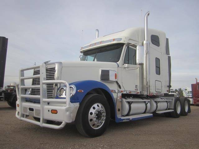 2006 Freightliner Coronado 132  Conventional - Sleeper Truck