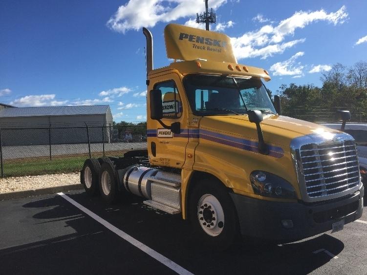 2012 Freightliner Cascadia  Conventional - Day Cab