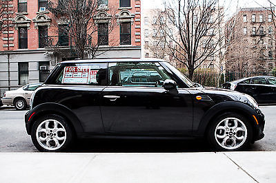2011 Mini Cooper All Black Hatchback 2-Door 2011 Mini Copper Hardtop automatic, Triple Black moon roof