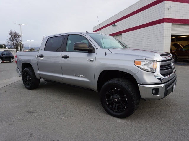 2014 Toyota Tundra  Pickup Truck