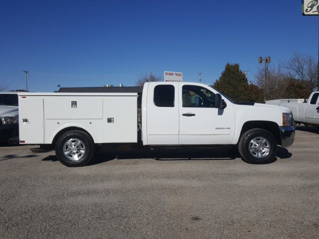 2010 Chevrolet Silverado 2500hd  Cab Chassis