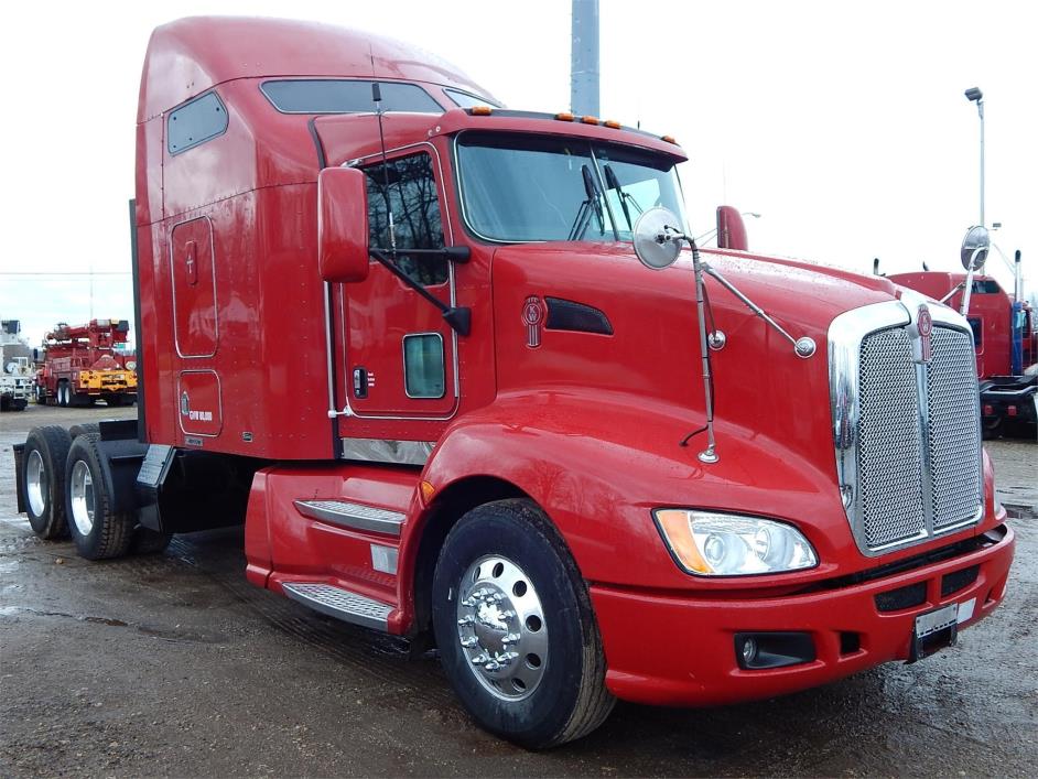 2009 Kenworth T660  Conventional - Sleeper Truck