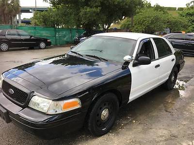 2011 Ford Crown Victoria 4 DOORS 2011 Ford Crown Victoria Police Interceptor With K9 Dog Cage