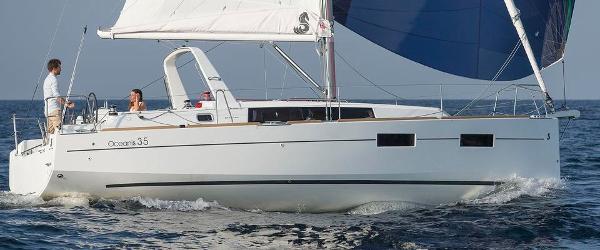 2015 Beneteau Oceanis 35