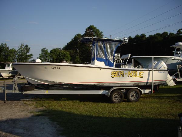 1981 Mako 25' Center Console