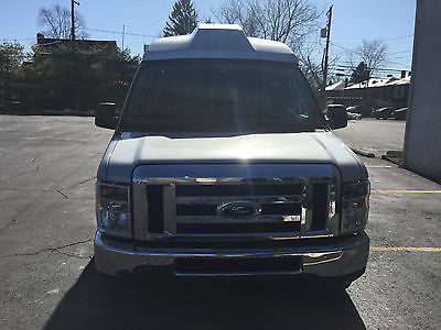 2010 Ford E-Series Van XL Standard Passenger Van 3-Door 2010 Ford E-150 XL Standard Passenger Van 3-Door 5.4L