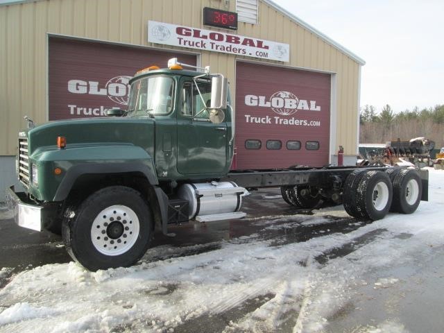 2002 Mack Rd688s  Cab Chassis