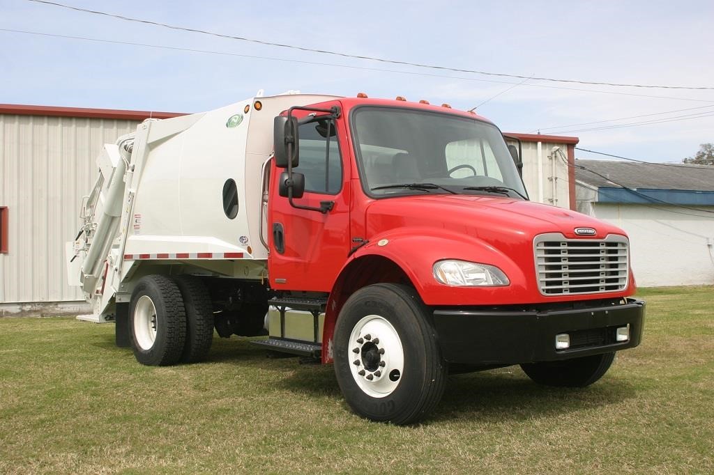 2007 Freightliner Business Class M2 106  Garbage Truck