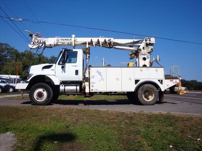 2009 International 7300 4x4  Digger Derrick