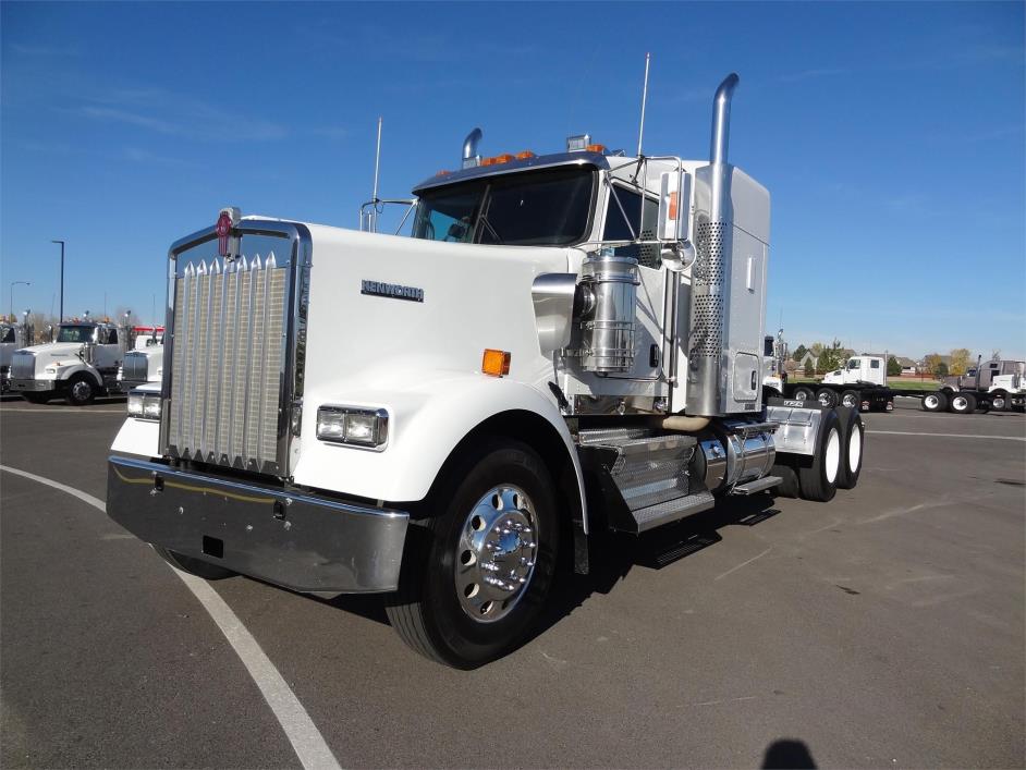 2014 Kenworth W900  Conventional - Sleeper Truck