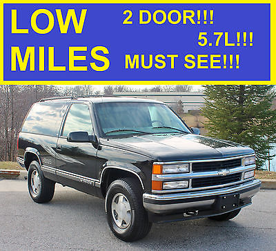 1999 Chevrolet Tahoe Base Sport Utility 2-Door 1999 CHEVY TAHOE 2-DOOR 5.7L!!! SUPER CLEAN!! LOOK!!! YUKON GMC JEEP CHEROKEE 00