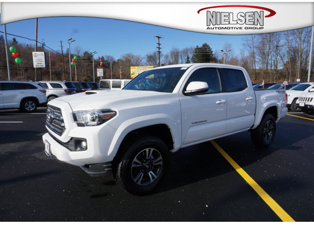 2016 Toyota Tacoma  Pickup Truck