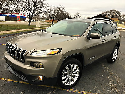 2016 Jeep Cherokee Limited Sport Utility 4-Door 2016 Jeep Cherokee Limited Sport Utility 4-Dr 2.4L Like New Naviga Cam Panoramic