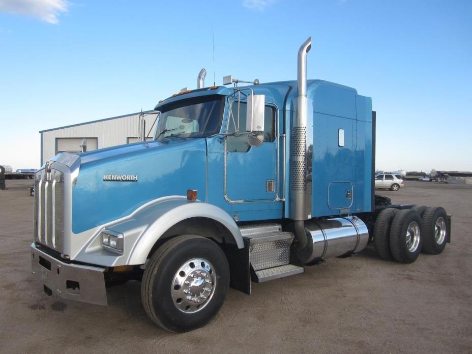 2002 Kenworth T800  Conventional - Sleeper Truck