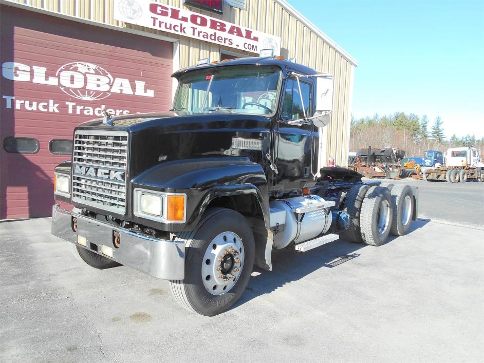 1998 Mack Ch613  Conventional - Day Cab