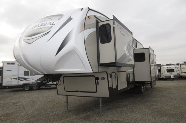 2017 Coachmen Chaparral 392MBL Four Slideouts/ Mid Bun