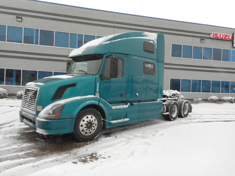 2012 Volvo Vnl64t-780  Conventional - Sleeper Truck