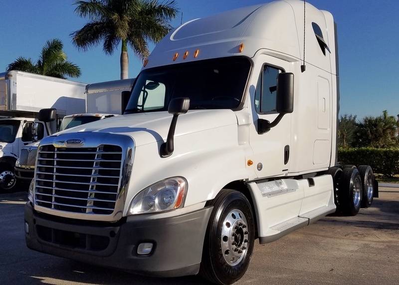 2012 Freightliner Clbj1289 Cascadia 125  Conventional - Sleeper Truck