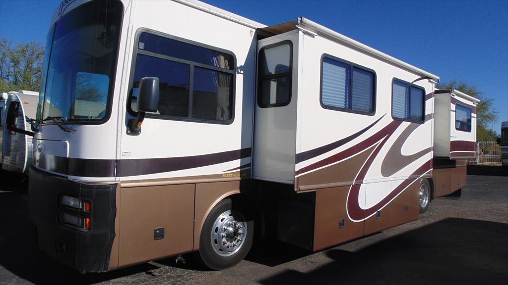 2002 Fleetwood Discovery 37T w/2slds