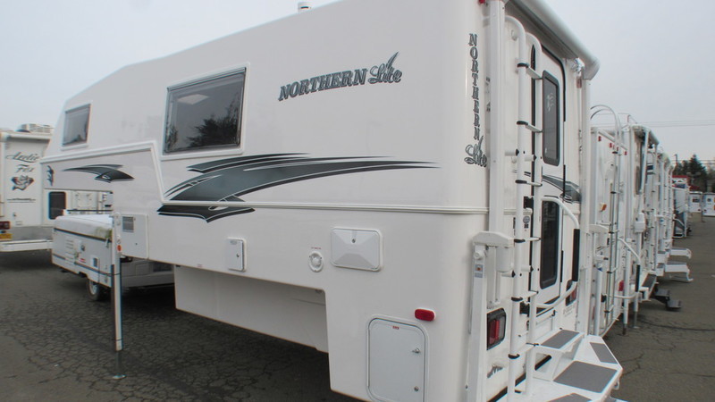 2017 Northern Lite Special Edition Series Campers 10'2