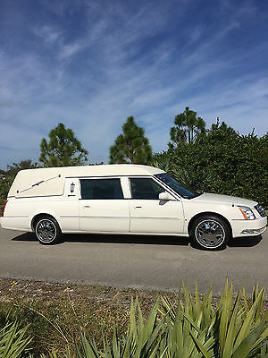 2006 Cadillac Other Funeral Coach / Professional 2006     Cadillac      S  &  S    Masterpiece     Funeral      Coach