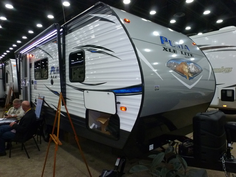 2017 Palomino Puma XLE Travel Trailer 21FBC