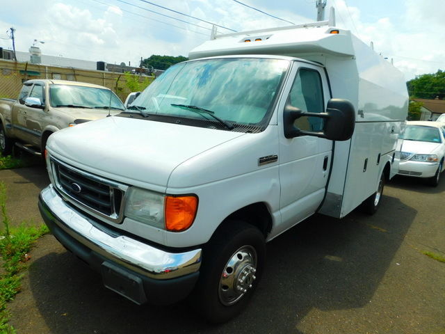 2006 Ford E-Series Van BOX SERVICE UTILITY TRUCK   BOX UTILITY SERVICE TRUCK !WARRANTY !E350! SERVICED!READY TO GO! TURBO DIESEL!05