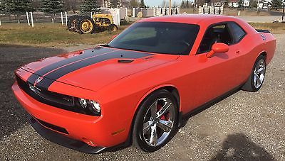 Dodge: Challenger SRT8 ONLY19,000 MILES!  CHALLENGER SRT8! MINT IN AND OUT!  IN CALGARY ALBERTA!