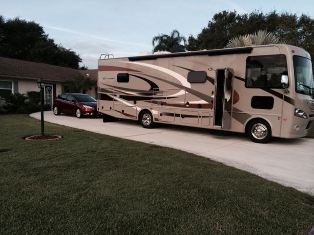 2015 Thor Motor Coach HURRICANE 31S