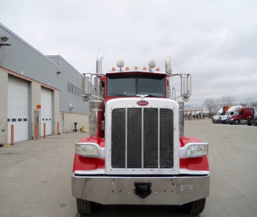 2011 Peterbilt 388  Conventional - Day Cab