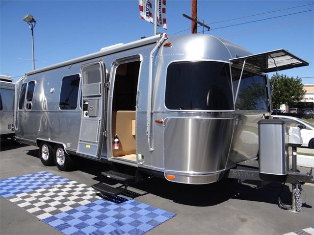 2016 Airstream Flying Cloud 28