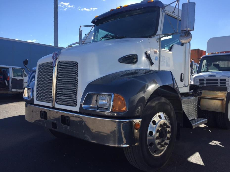 2006 Kenworth T300  Conventional - Day Cab