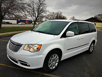 2016 Chrysler Town & Country TOURING EDITION FLEX FUEL MODEL MINI VAN 2016 Chrysler Town & Country Touring Mini Passenger Van 4-Door Uconnect Touch Sc