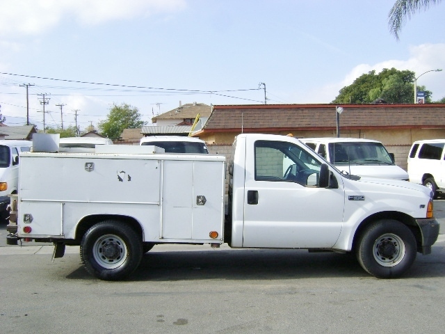 2001 Ford F350  Contractor Truck