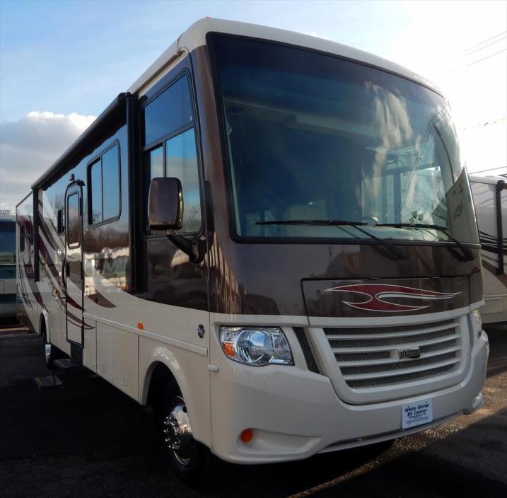 2013 Newmar Bay Star 3302 Rear Queen Double Slide-Ou