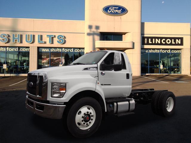 2017 Ford S-Duty F-650  Cab Chassis