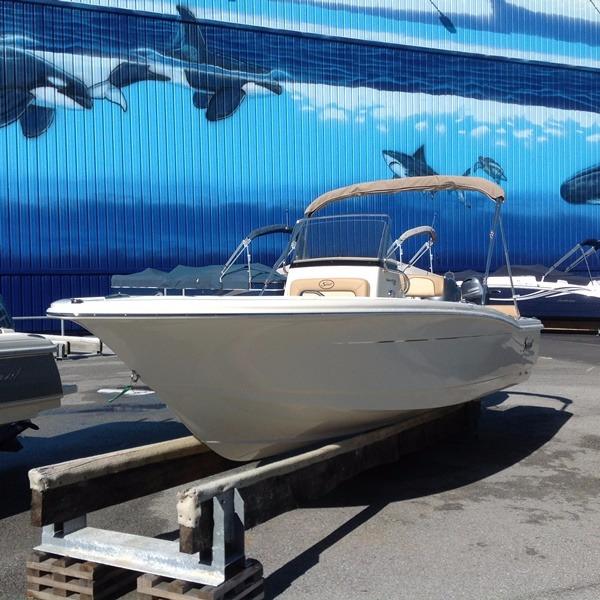 2016 Scout Boat Company Sportfish / XSF 195 SF