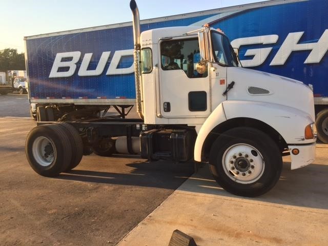 2006 Kenworth T300  Conventional - Day Cab