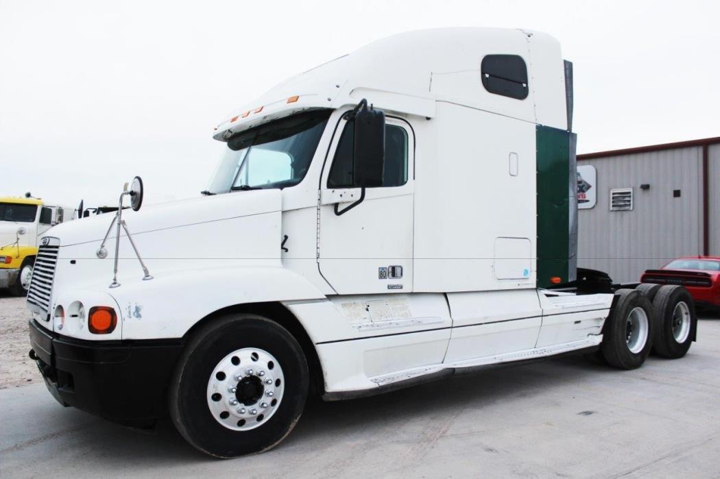 2000 Freightliner Century 112  Conventional - Sleeper Truck