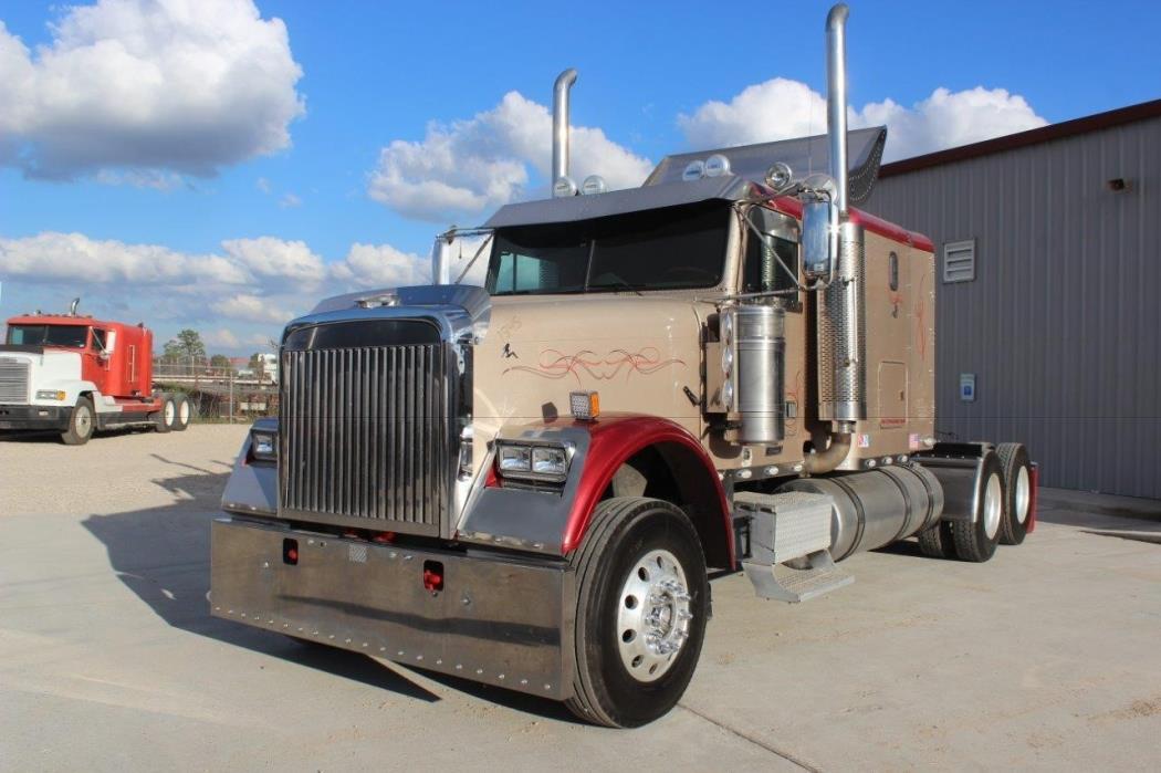 2006 Freightliner Fld120 Classic  Conventional - Sleeper Truck