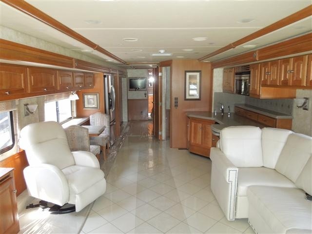 2013 Winnebago JOURNEY 42E