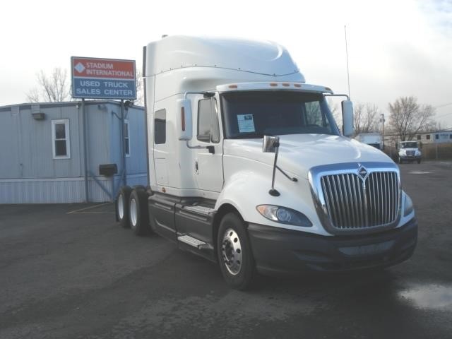 2010 International Prostar Premium  Conventional - Sleeper Truck