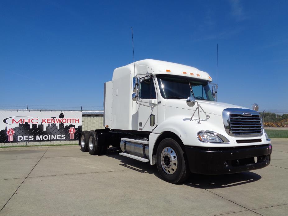 2007 Freightliner Fcl12064st  Conventional - Sleeper Truck