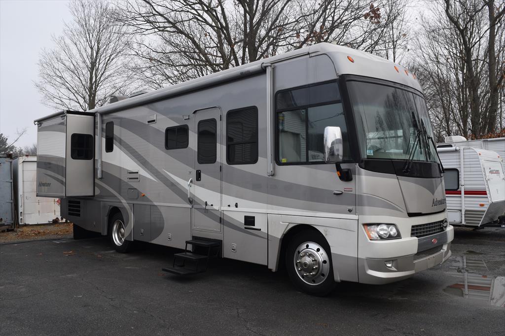 2007 Winnebago Adventurer 33V