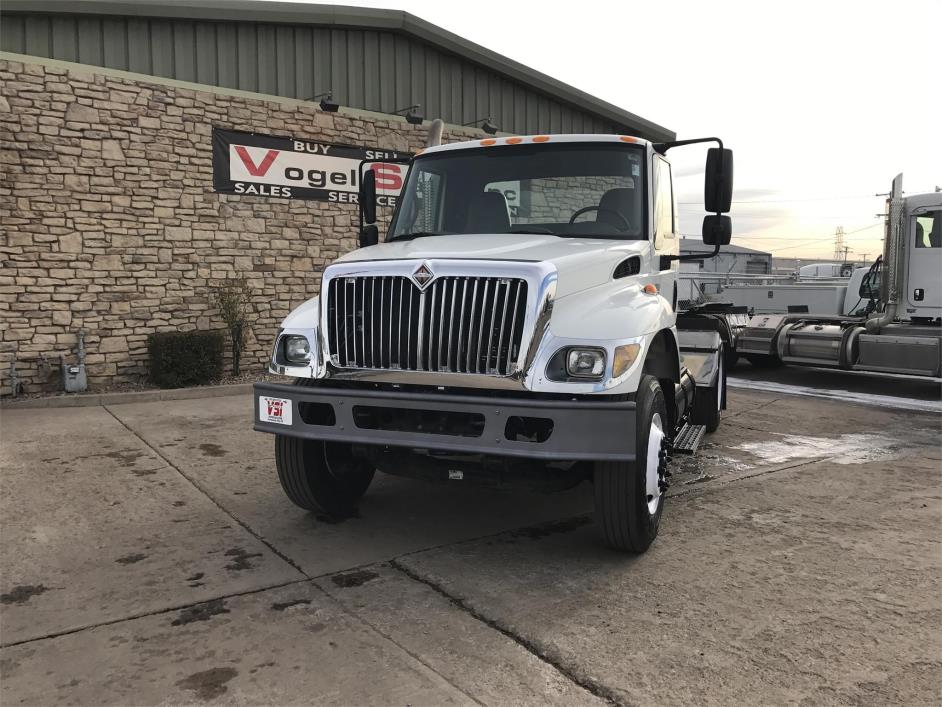2007 International 7500  Conventional - Day Cab