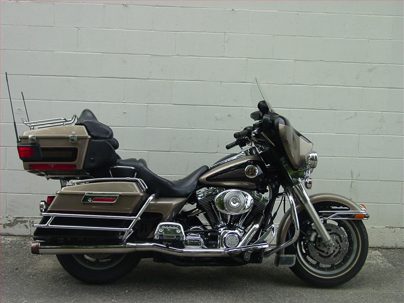 2004 Harley Davidson FLHTCU