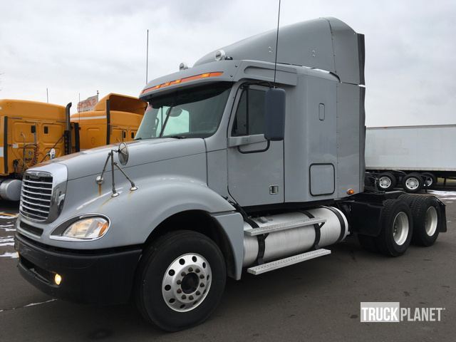 2008 Freightliner Columbia Cl120  Conventional - Sleeper Truck